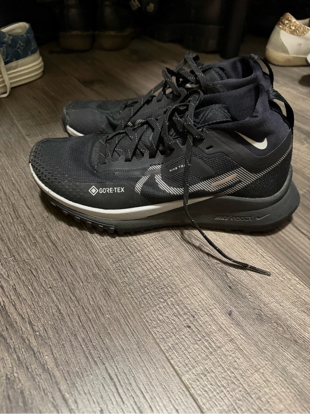 Nike Black and White Gore-Tex High-Top Trail Sneakers 6.5